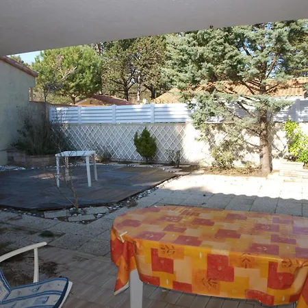 Pavillon à Saint-jean-de-monts: 2 Chambres, Proche Plage, Forêt Et Commerces, Jardin Clos - Fr-1-323-259 Hébergement de vacances Saint-Jean-de-Monts