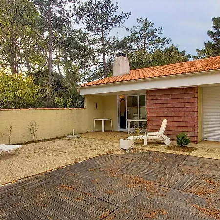 Pavillon A Saint-jean-de-monts: 2 Chambres, Proche Plage, Foret Et Commerces, Jardin Clos - Fr-1-323-259 *